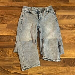 light wash American eagle jeans